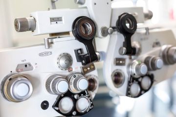 Phoropter in der Nahaufnahme für Sehtest in Plön beim Optiker Kugland